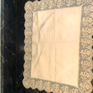 2 Brand NEW doilies/placemats.